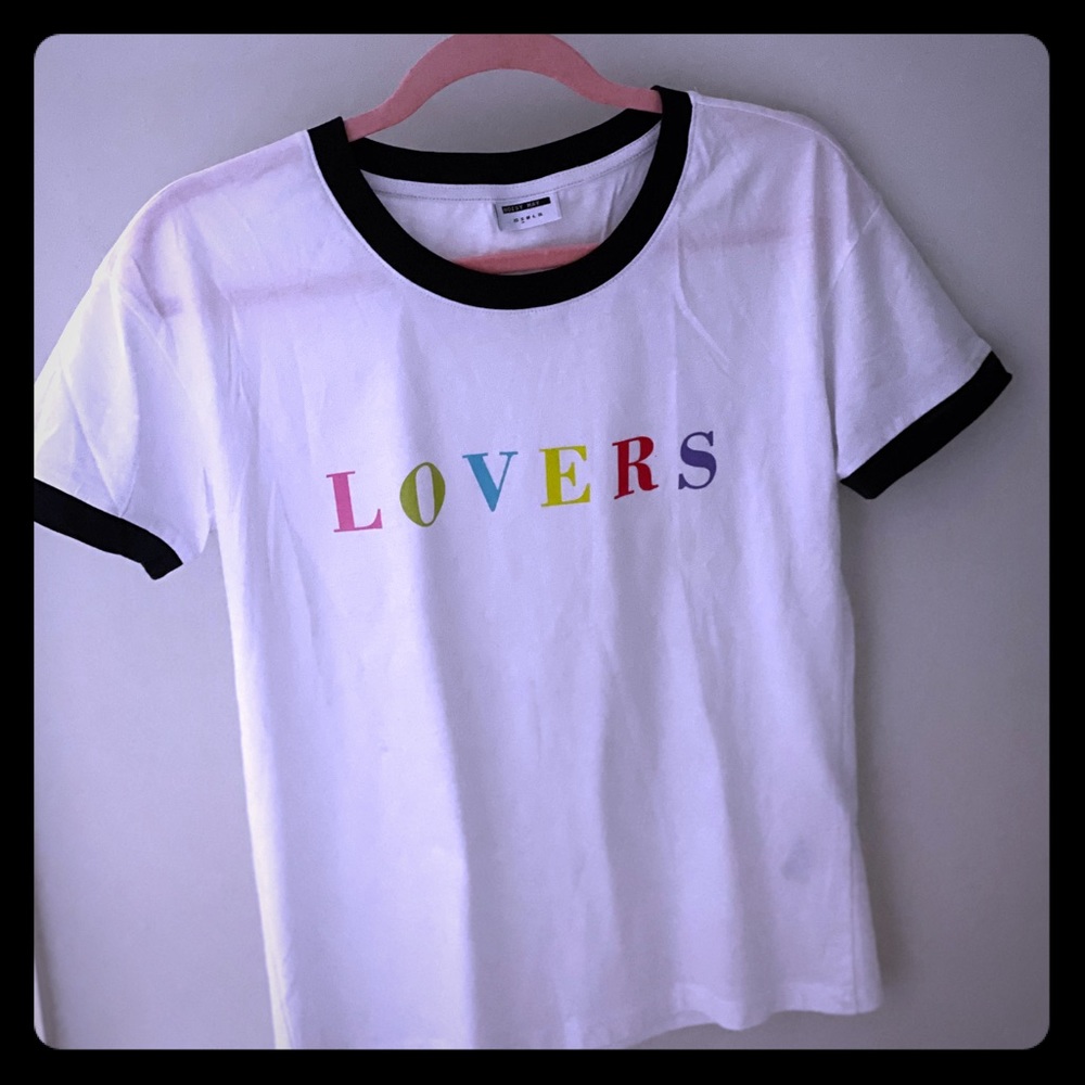 Noisy may “lovers” tee